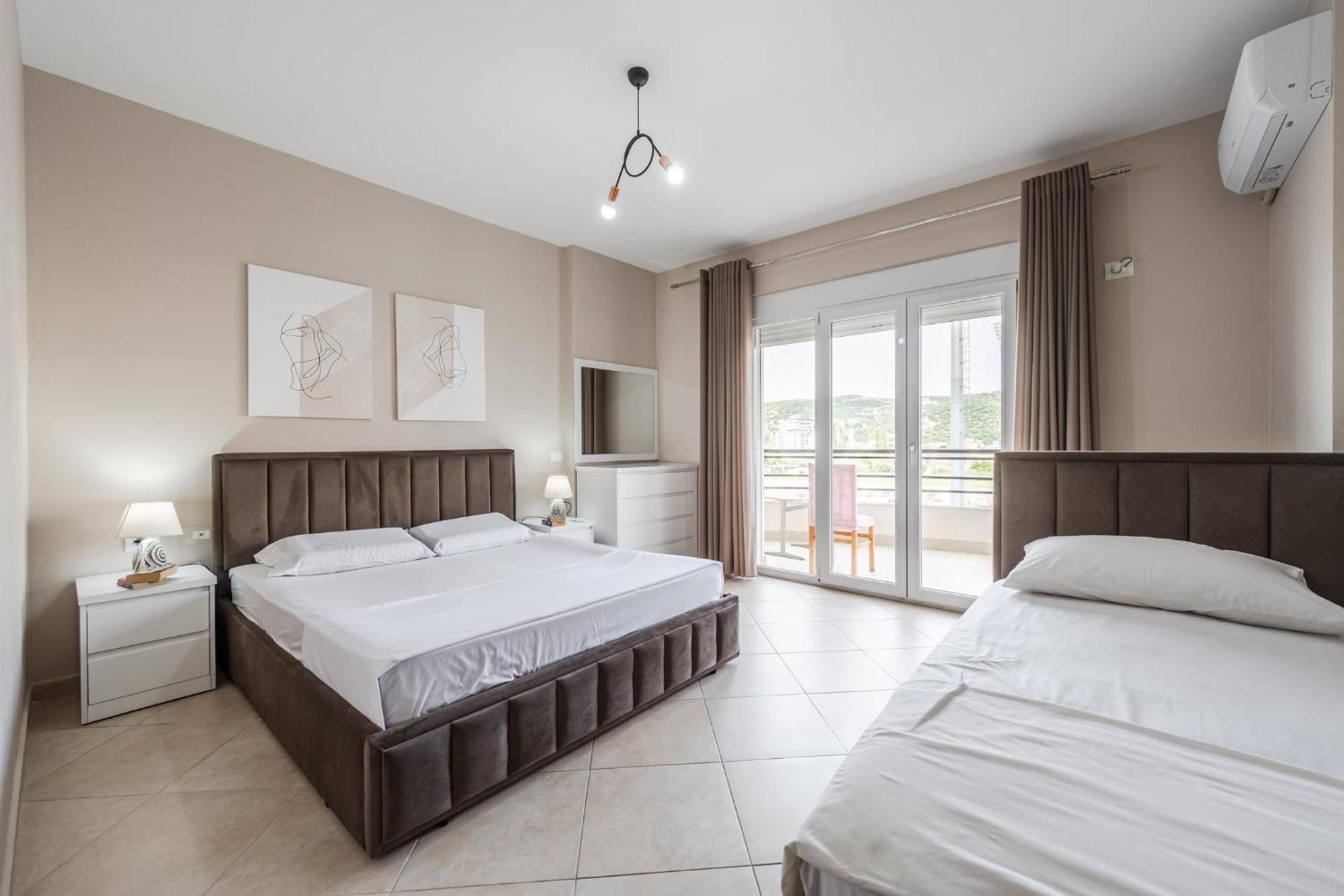City Center Apartments By Kondo Stays Vlorë Exterior foto